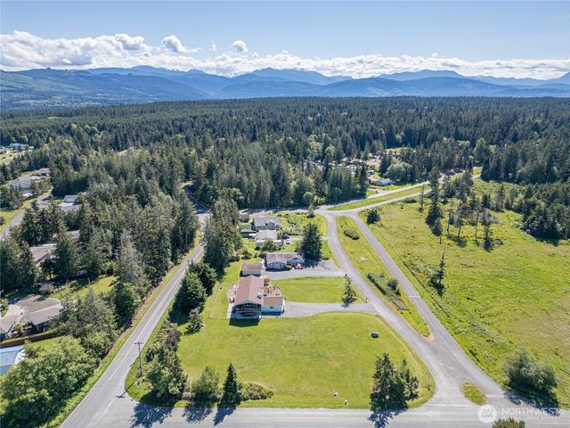 80 Sunshine Plaza, Sequim, WA 98382