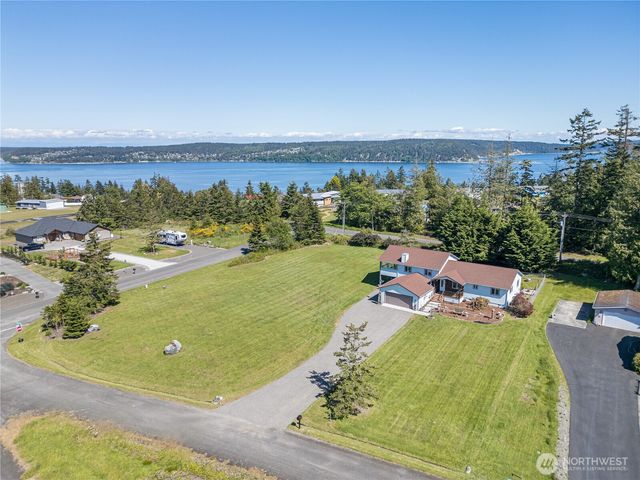 80 Sunshine Plaza, Sequim, WA 98382