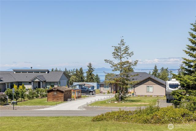80 Sunshine Plaza, Sequim, WA 98382
