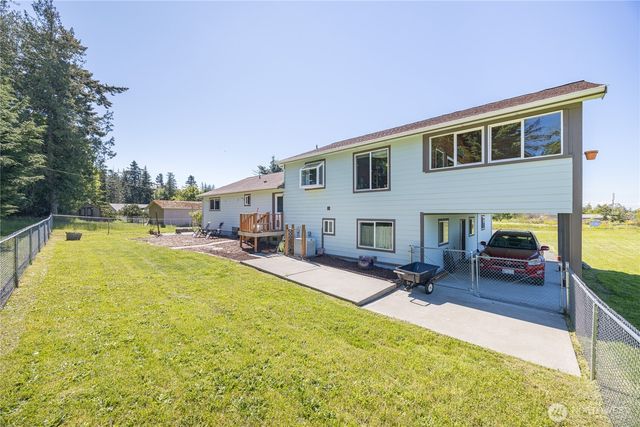 80 Sunshine Plaza, Sequim, WA 98382