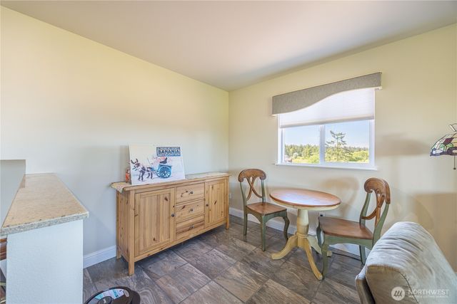 80 Sunshine Plaza, Sequim, WA 98382