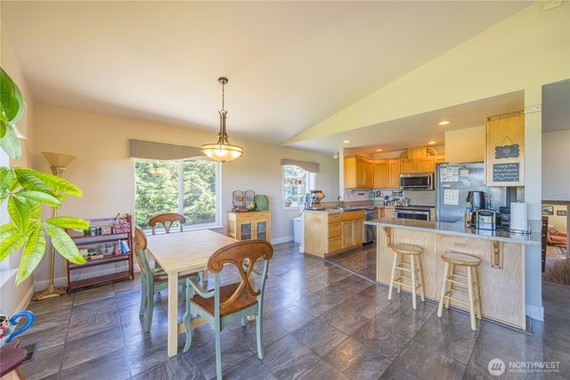 80 Sunshine Plaza, Sequim, WA 98382