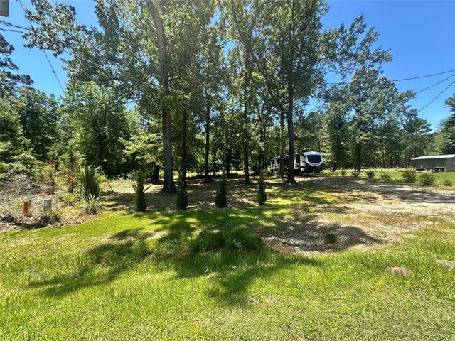 476 W Woodland Shores Drive, Point Blank, TX 77364