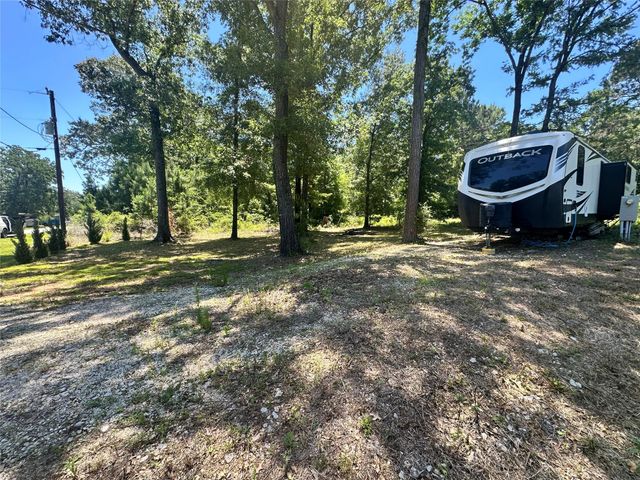 476 W Woodland Shores Drive, Point Blank, TX 77364