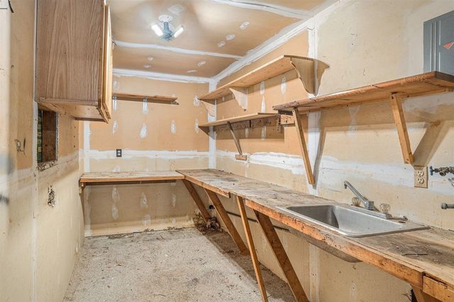 1821 N Lapeer Road, Lapeer, MI 48446