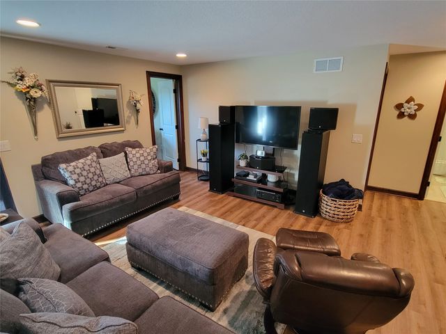 5462 SE 27th Street, Des Moines, IA 50320
