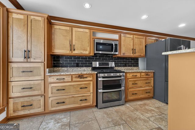 916 Highway 36 W, Barnesville, GA 30204