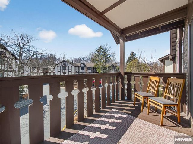 2506 Hemingway Lane, Mahwah, NJ 07430
