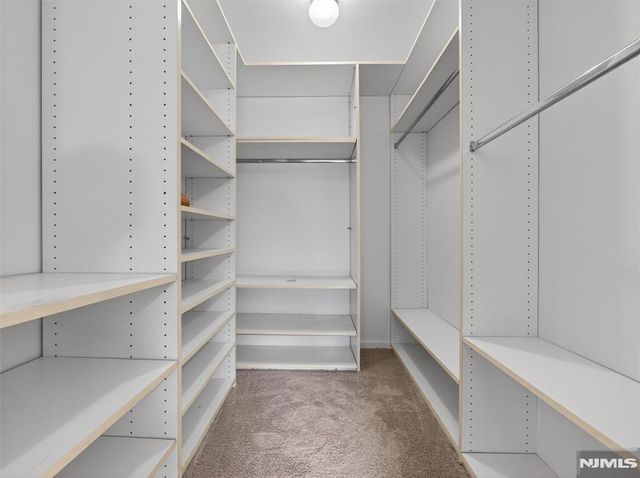 2506 Hemingway Lane, Mahwah, NJ 07430