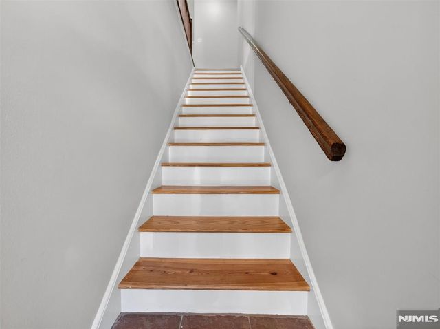 2506 Hemingway Lane, Mahwah, NJ 07430