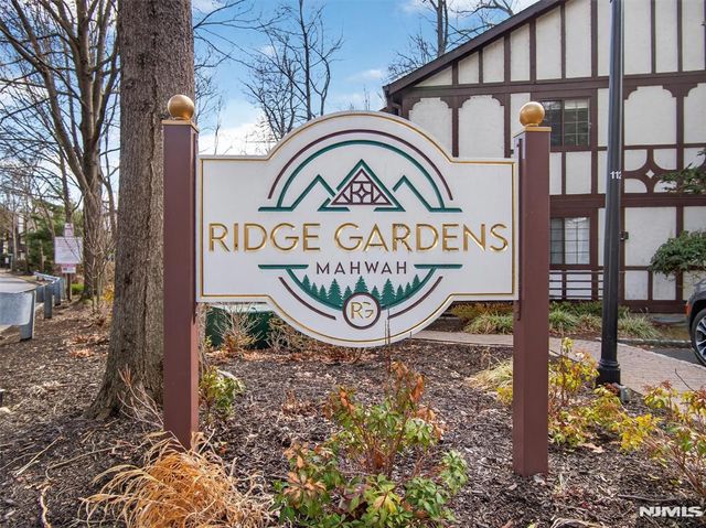 2506 Hemingway Lane, Mahwah, NJ 07430