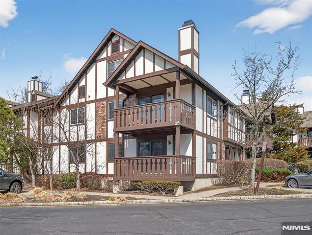 2506 Hemingway Lane, Mahwah, NJ 07430