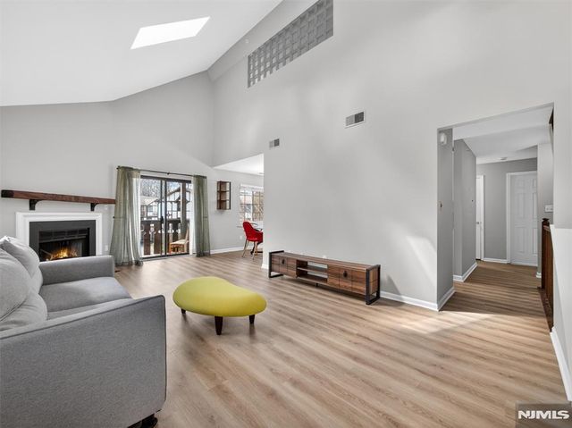 2506 Hemingway Lane, Mahwah, NJ 07430