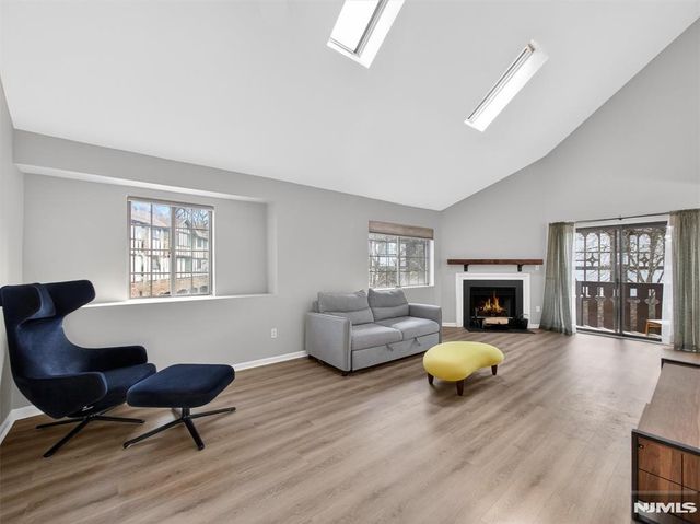 2506 Hemingway Lane, Mahwah, NJ 07430