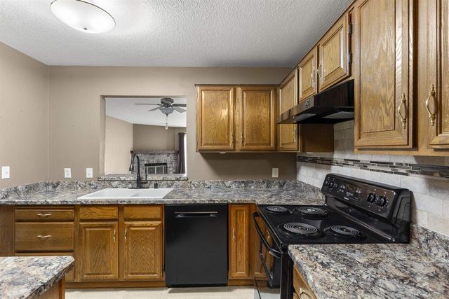 62 SPENCER VILLAGE COURT, Appleton, WI 54914