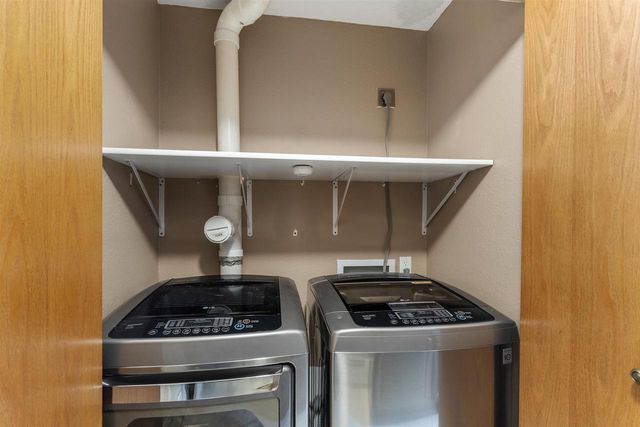 62 SPENCER VILLAGE COURT, Appleton, WI 54914