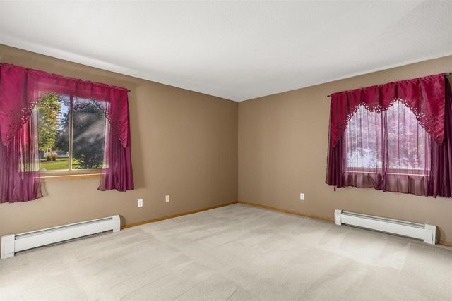 62 SPENCER VILLAGE COURT, Appleton, WI 54914