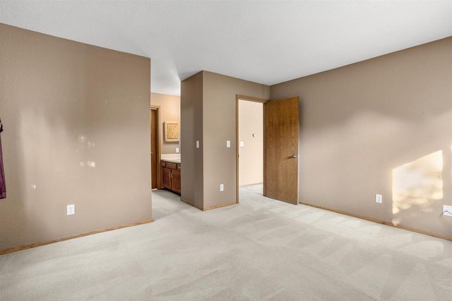 62 SPENCER VILLAGE COURT, Appleton, WI 54914