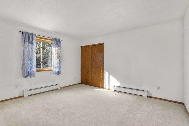 62 SPENCER VILLAGE COURT, Appleton, WI 54914