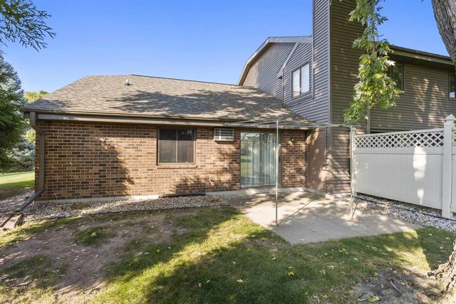 62 SPENCER VILLAGE COURT, Appleton, WI 54914