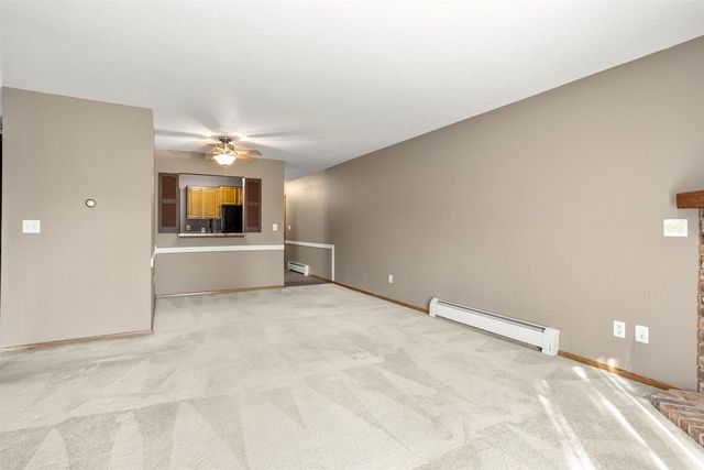 62 SPENCER VILLAGE COURT, Appleton, WI 54914