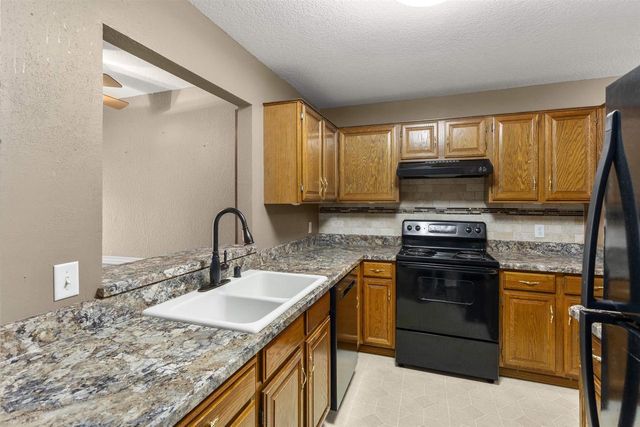 62 SPENCER VILLAGE COURT, Appleton, WI 54914