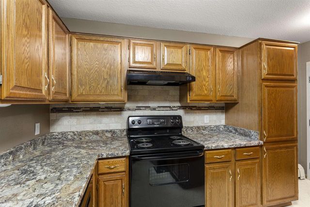 62 SPENCER VILLAGE COURT, Appleton, WI 54914