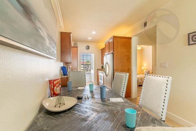 7000 Seawall Boulevard 225, Galveston, TX 77551