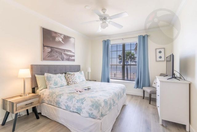 7000 Seawall Boulevard 225, Galveston, TX 77551