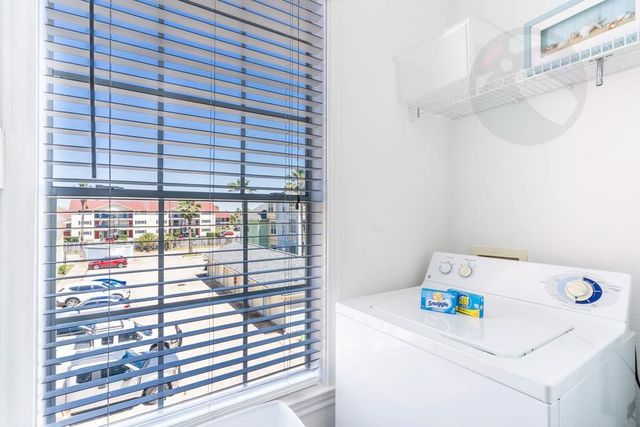 7000 Seawall Boulevard 225, Galveston, TX 77551