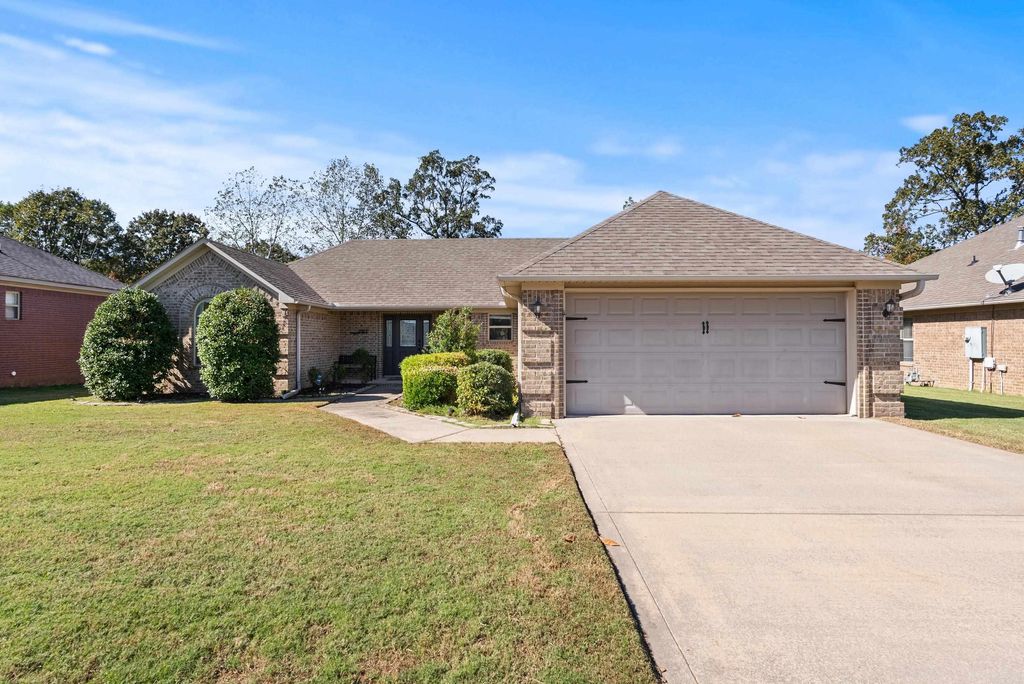 2001 Airborn Drive, Jacksonville, AR 72076