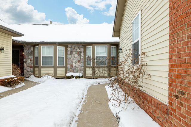 1877 N Kenwyck Drive, Superior Twp, MI 48198