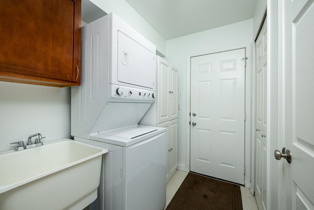 1877 N Kenwyck Drive, Superior Twp, MI 48198