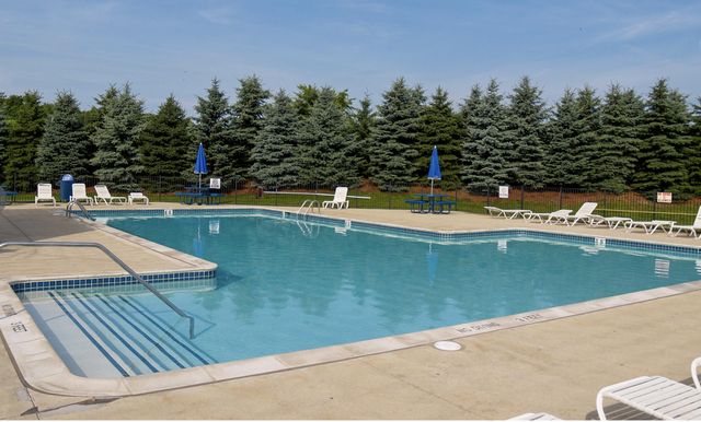 1877 N Kenwyck Drive, Superior Twp, MI 48198