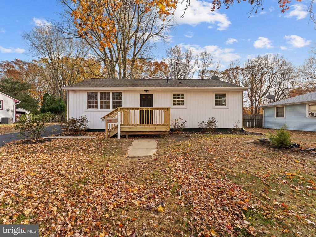800 BENTLEY RD, Lindenwold, NJ 08021