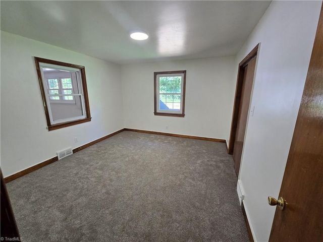 5167 N Cherry Street, Winston-salem, NC 27105