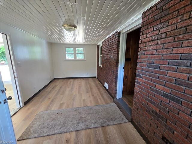 5167 N Cherry Street, Winston-salem, NC 27105