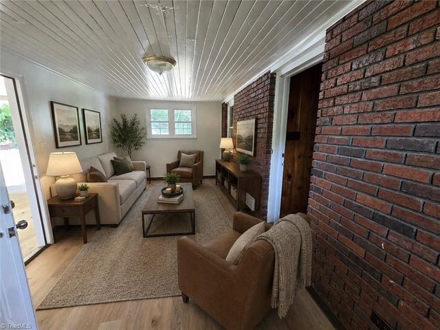 5167 N Cherry Street, Winston-salem, NC 27105