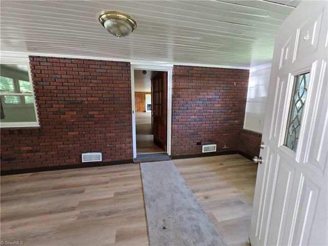 5167 N Cherry Street, Winston-salem, NC 27105