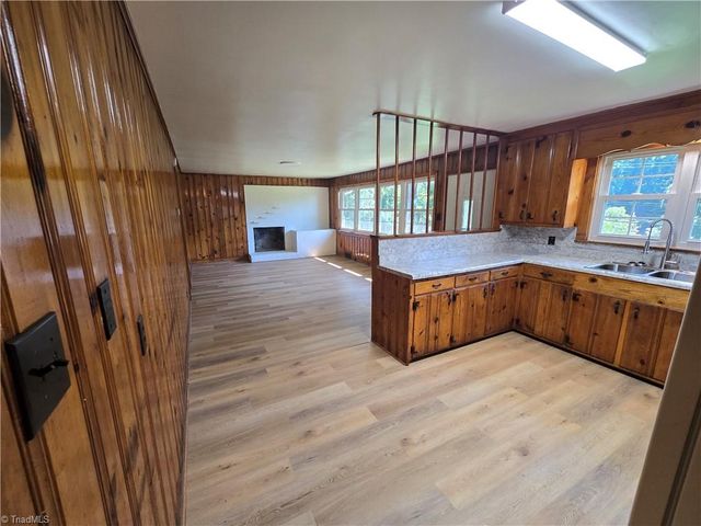 5167 N Cherry Street, Winston-salem, NC 27105