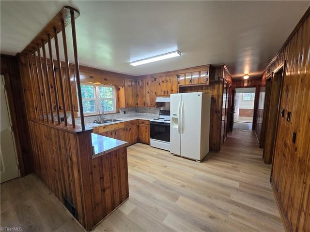 5167 N Cherry Street, Winston-salem, NC 27105