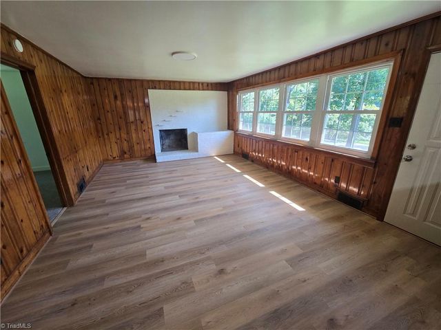 5167 N Cherry Street, Winston-salem, NC 27105