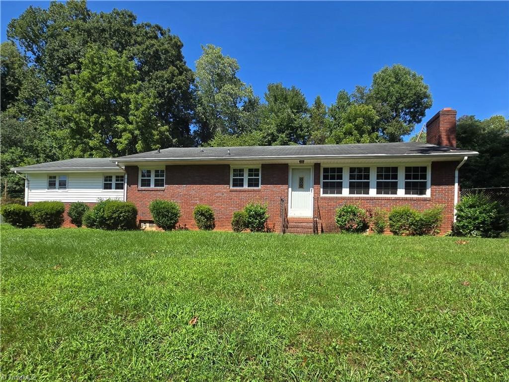 5167 N Cherry Street, Winston-salem, NC 27105
