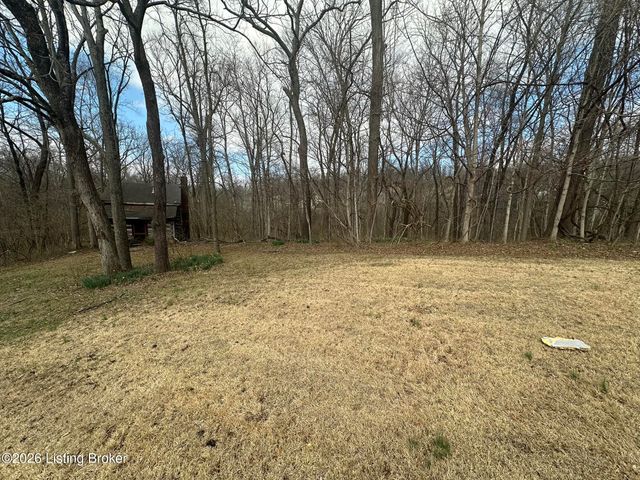 2515 Woodside Rd, Louisville, KY 40207