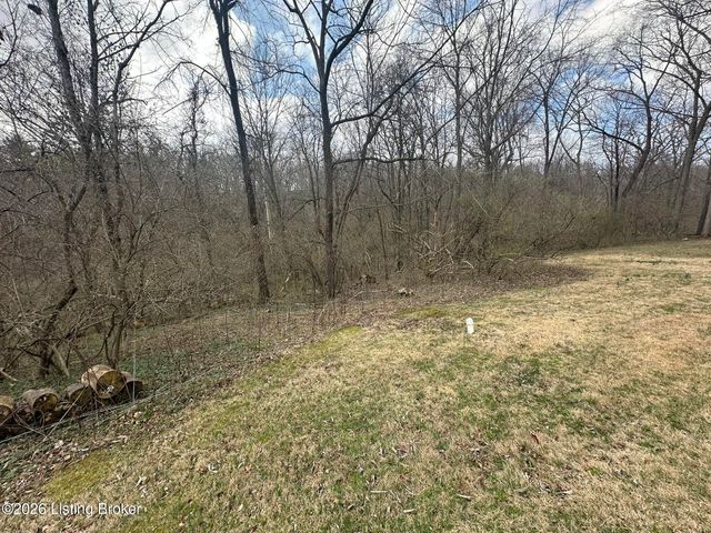 2515 Woodside Rd, Louisville, KY 40207