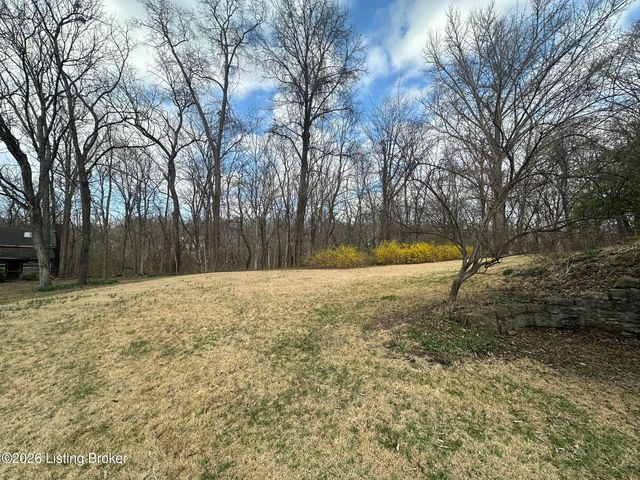 2515 Woodside Rd, Louisville, KY 40207