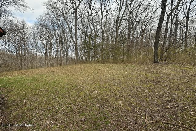 2515 Woodside Rd, Louisville, KY 40207