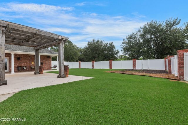 7280 Main Highway, St. Martinville, LA 70582