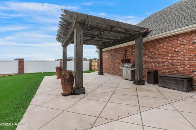 7280 Main Highway, St. Martinville, LA 70582
