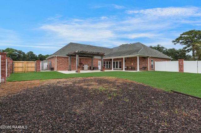 7280 Main Highway, St. Martinville, LA 70582